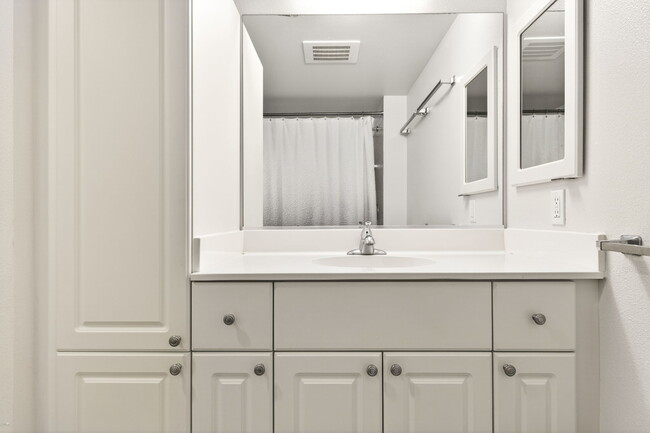 Building Photo - 801 South St