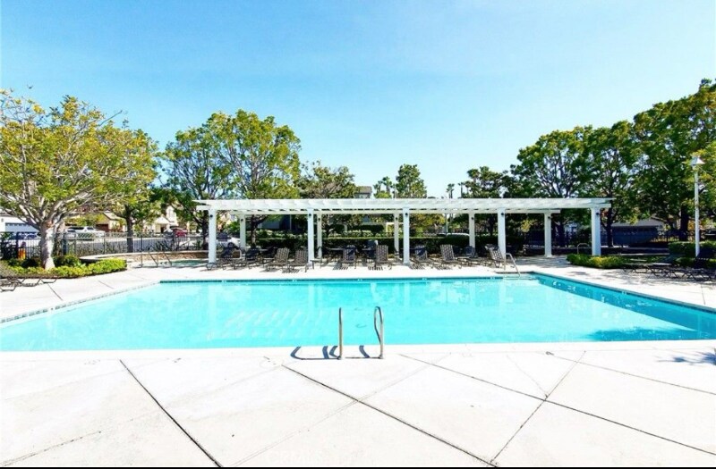 Building Photo - 7435 Paloma Dr