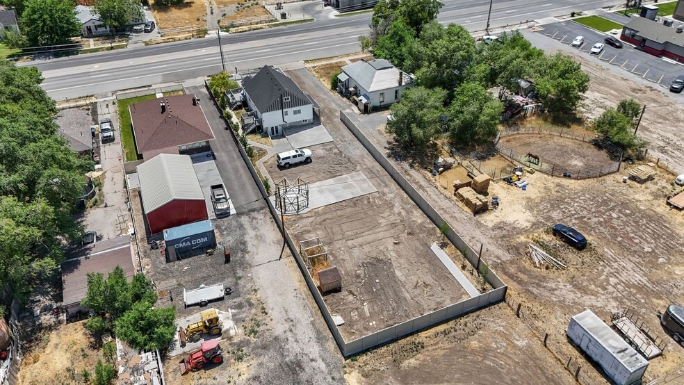 Building Photo - 259 E Main St