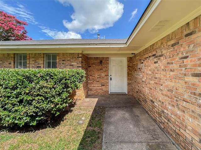 Building Photo - 1425 E Windsor Dr