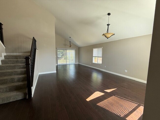 Building Photo - ***$2000 off second month rent*****White P...