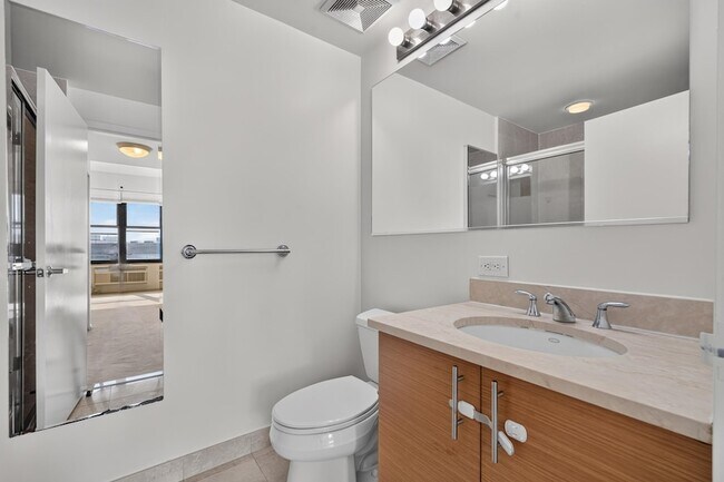 Building Photo - 102 Christopher Columbus Dr