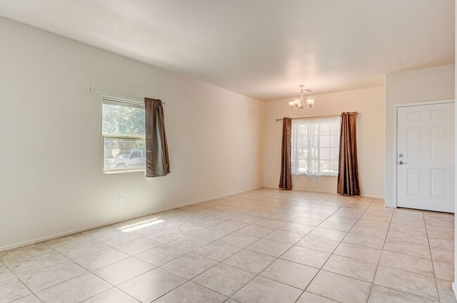 Building Photo - Adorable three bedroom in incredible SW location! Solar panels!