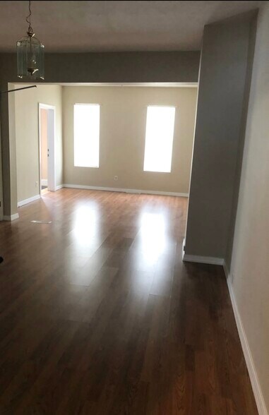 Building Photo - 1184 Kossuth Ave