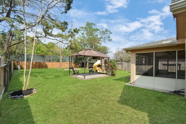 Building Photo - 13339 Yaupon Holly Ln