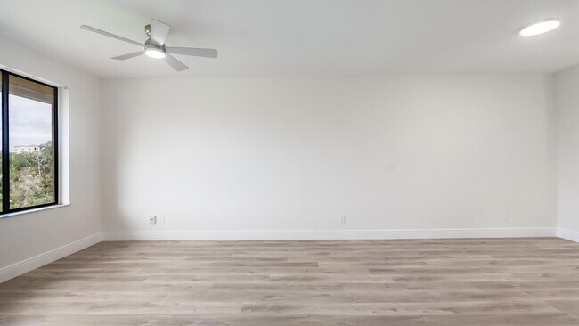 Building Photo - 11477 NW 39th Ct