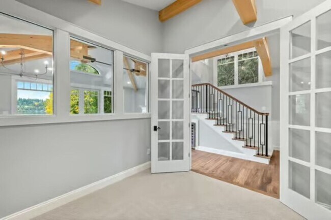 Building Photo - 3Bd/3.5Ba Kirkland Home