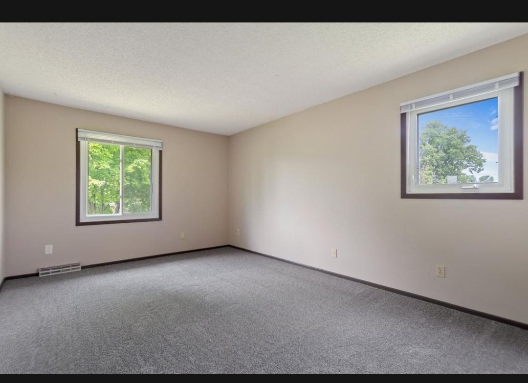 Building Photo - 605 10th Ave S