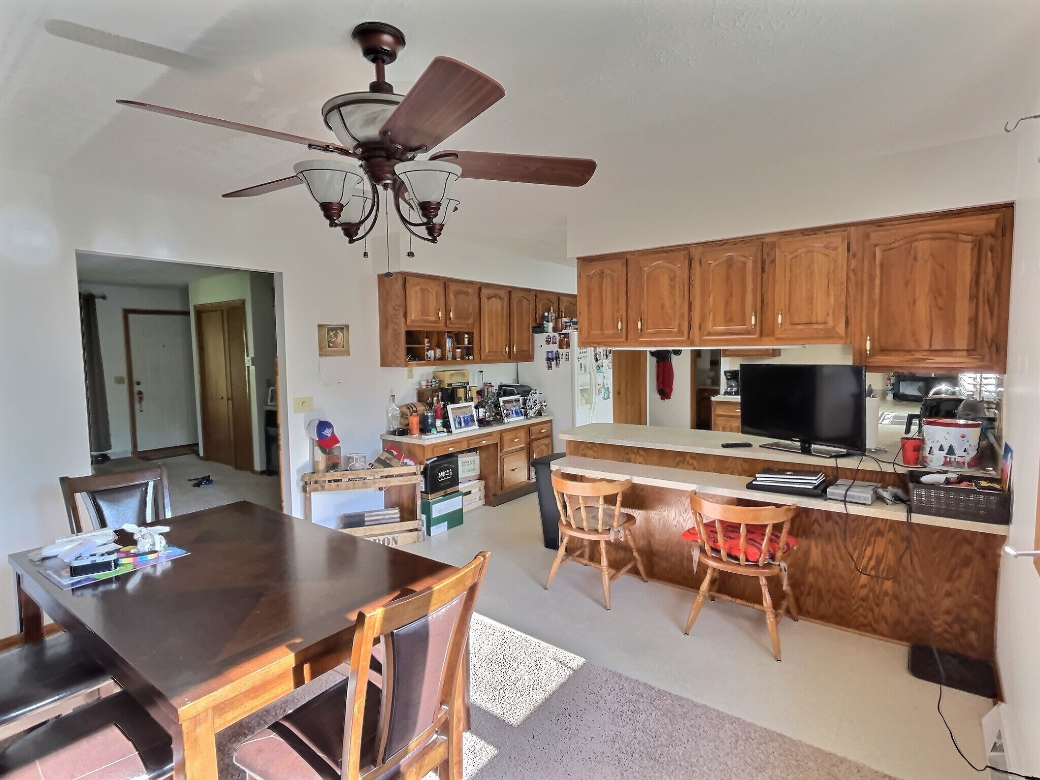 Dining Area - 3951 Lake Vista Rd