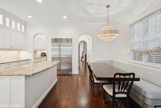 Building Photo - 4516 N Damen Ave