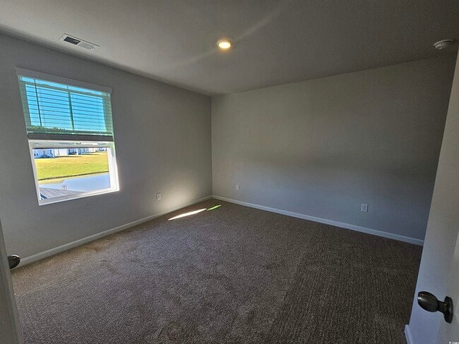 Building Photo - 800 Wapama St