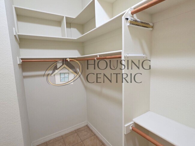 Building Photo - Beautiful Single Story Rental in Gated Serrano Community!