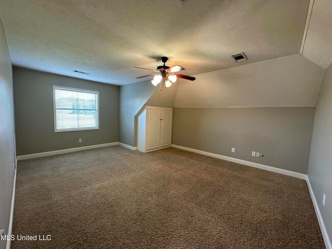 Building Photo - 151 Mason Way