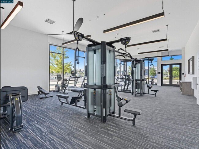 Building Photo - $4,800 / 3 BR – LUXURY TOP-FLOOR UNIT IN WARM SPRINGS WITH RESORT-STYLE AMENITIES