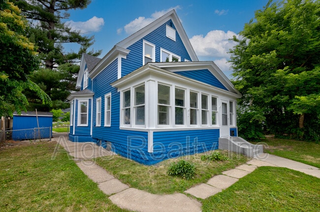 Primary Photo - 2123 N Sheridan Ave