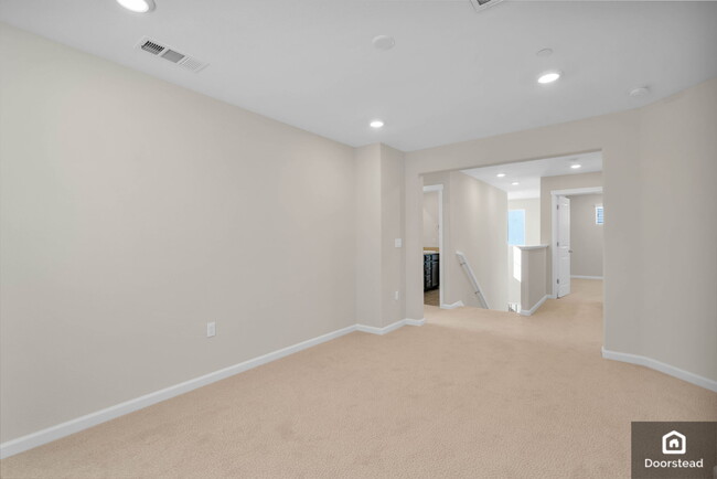 Building Photo - 5587 Saddle Rock Ln