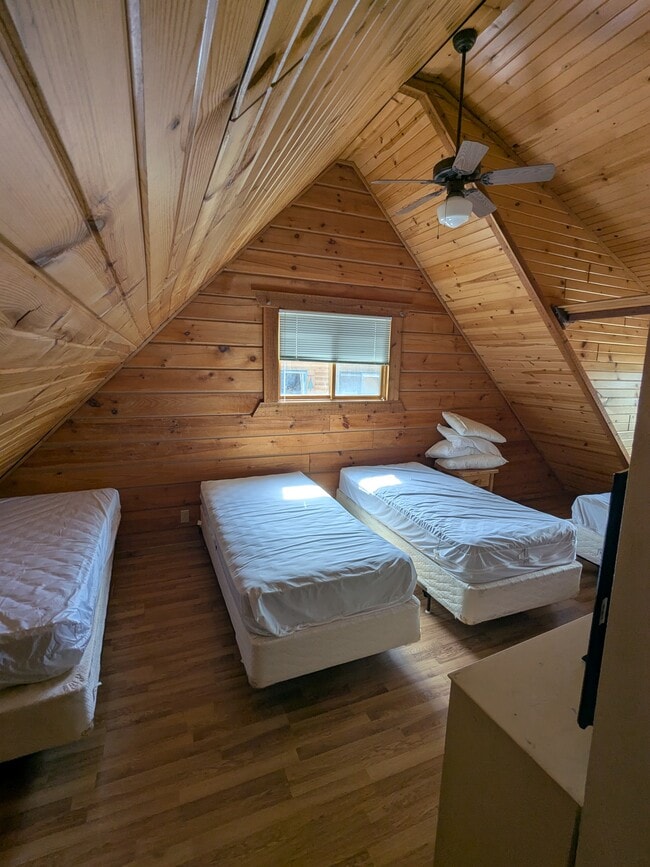 Building Photo - 725 Skatepark Court