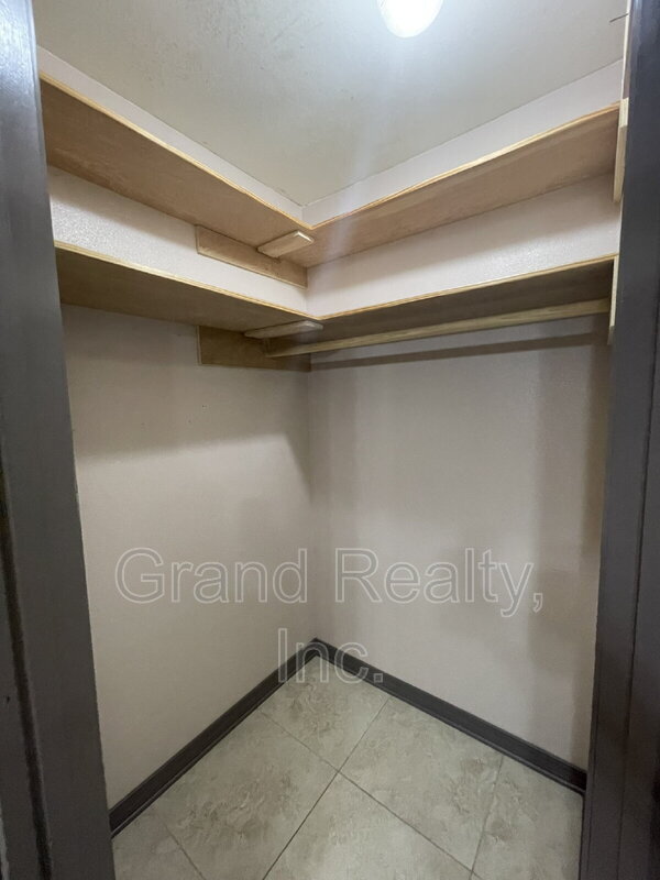 Building Photo - 5022 Patterson Ln