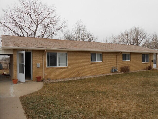 Building Photo - 2 Bedroom, 1 Bath Duplex on Outskirts of Loveland, CO