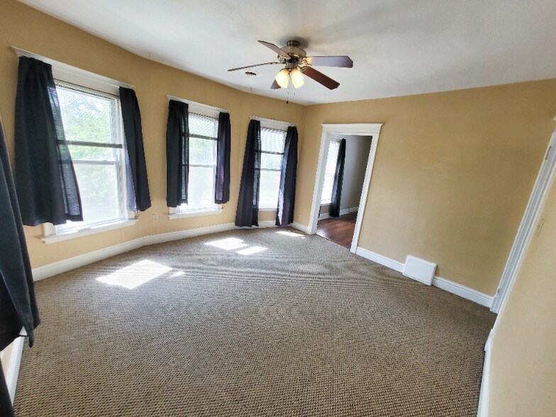 Building Photo - 600 Raub St