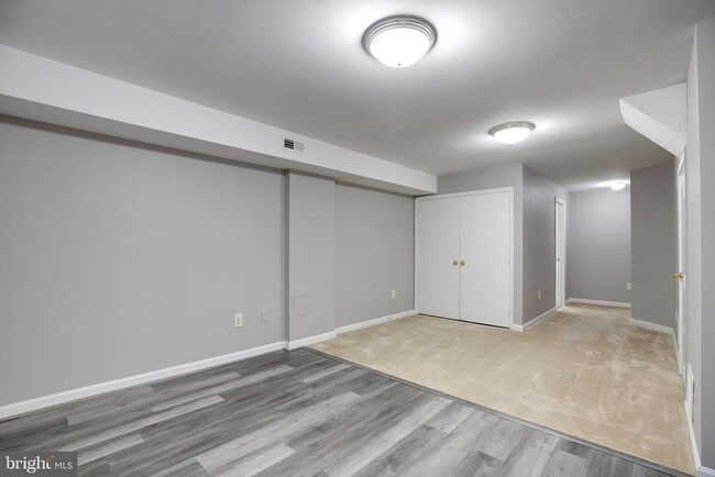 Building Photo - 5678 White Dove Ln