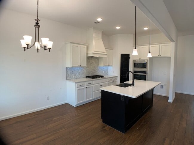 Building Photo - Edmond 3 bed Deer Creek