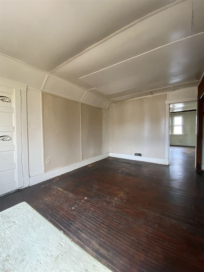 Building Photo - 3 br, 1 bath House - 2012 West Garden Street