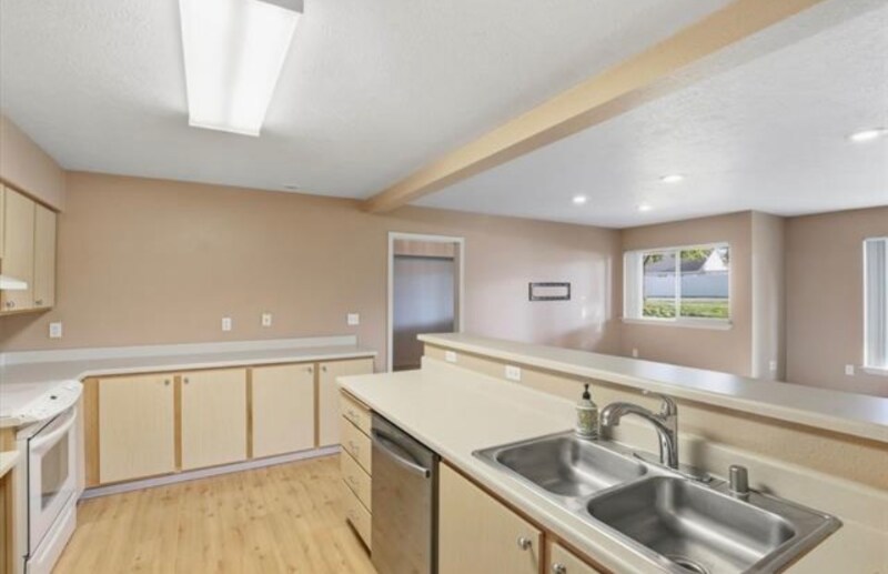 Building Photo - 22855 E Country Vista Dr