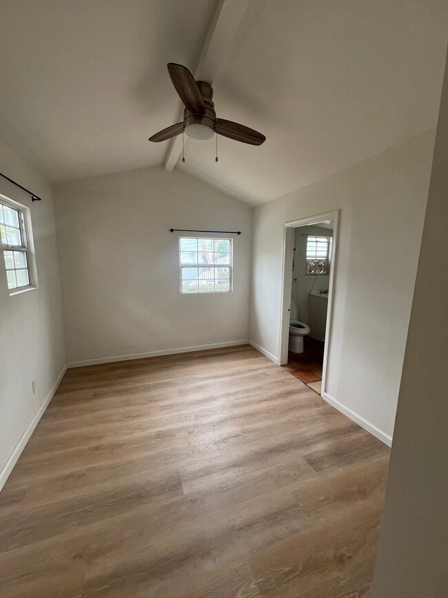 Building Photo - 1725 Kent St