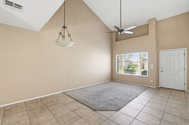 Building Photo - Gated Community, close to 101 and Arrowhead!