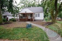 Building Photo - Deposit Special: $300 Off!! 3 Bed 1 Bath L...