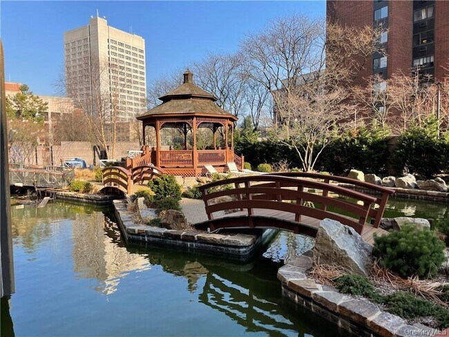 Building Photo - 4 Martine Ave