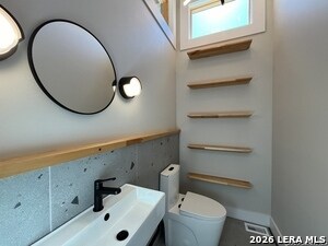 Building Photo - 1107 S Cherry St