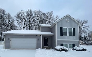 Building Photo - Three Bedroom Home in Kalamazoo