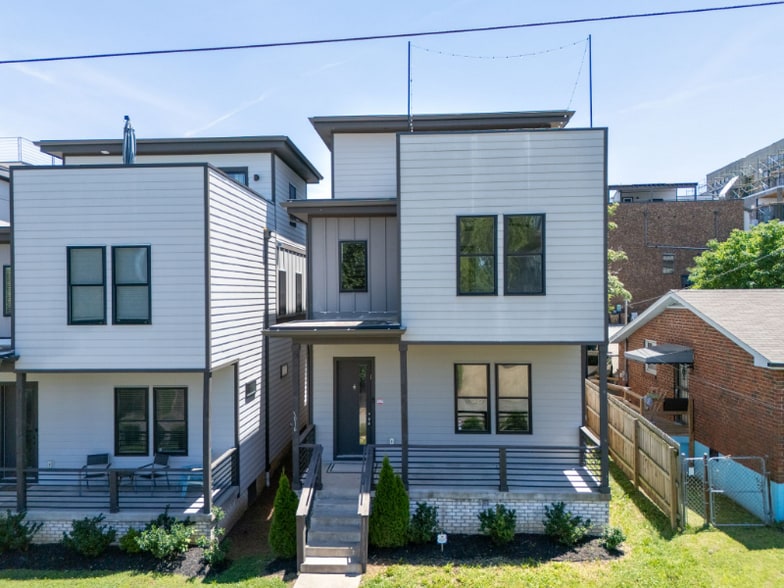 Building Photo - 1016 13th Ave S