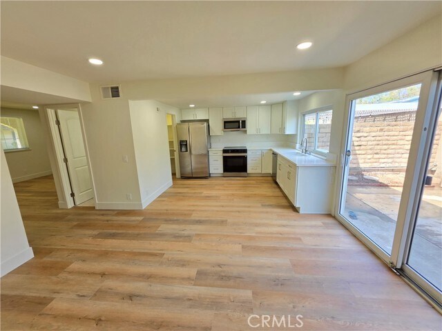 Building Photo - 4331 Larwin Ave