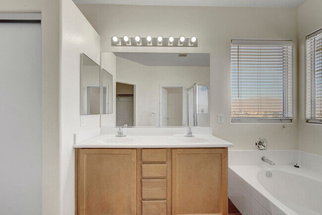 Building Photo - 8904 Nautilus Vista Ct