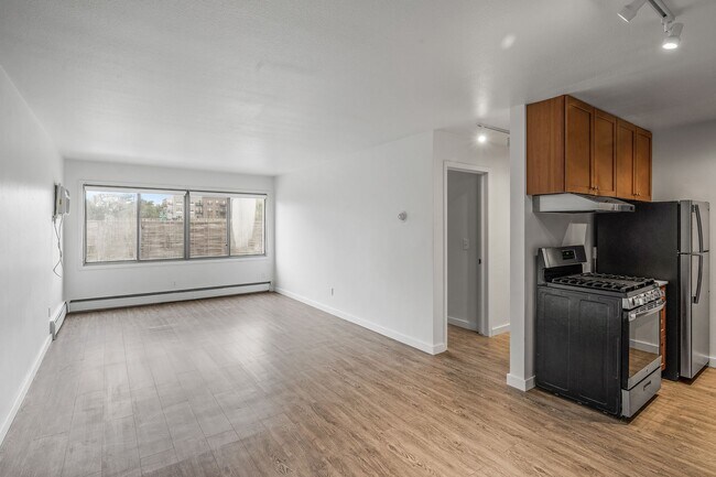 Building Photo - Fremont Court Apartments