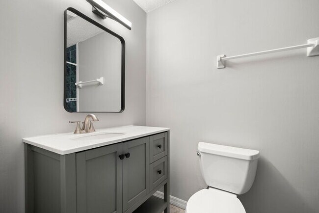 Building Photo - UPGRADED Home For Rent in Orangewood Highl...