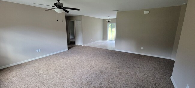 Building Photo - 3/2 Home No HOA Located In Ocala