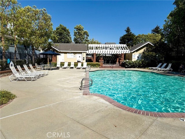 Building Photo - 2800 Plaza del Amo