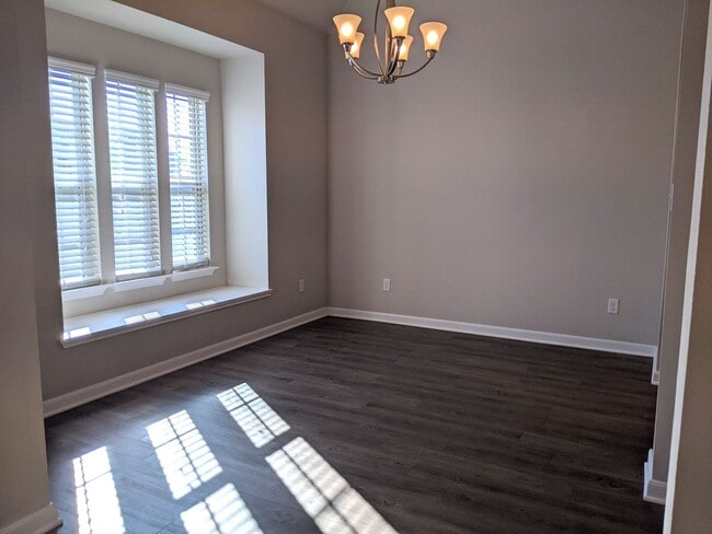 Building Photo - Available August 2026! Beautiful Home in Bryan!