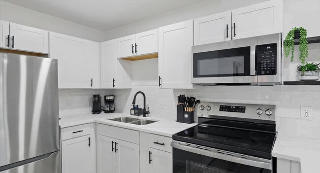 Building Photo - 2336 Minnie St