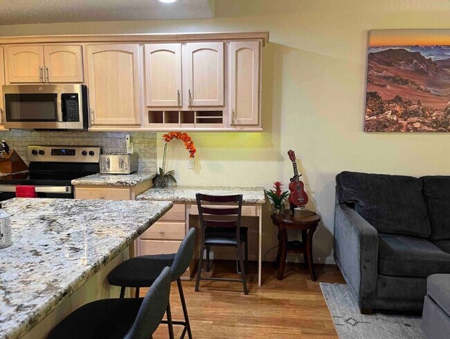 Building Photo - Spacious 2BR/2BA Condo with Garden View – Steps from the Ocean