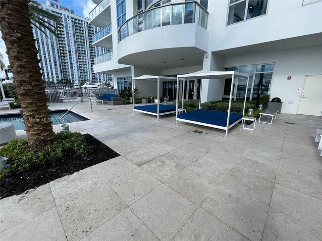 Building Photo - 17301 Biscayne Blvd