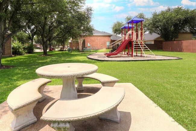 Building Photo - 5339 Canyon Hollow Dr
