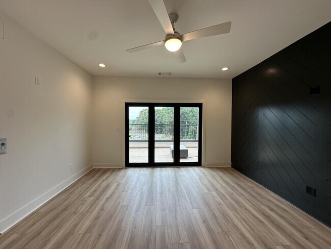 Building Photo - 4802 Moonview Ln