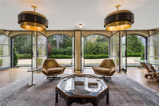 Building Photo - 3612 Castlegate Dr NW