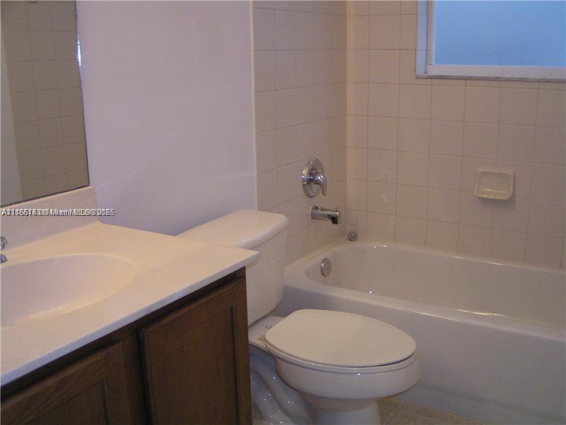 Building Photo - 1309 Alicante Ct