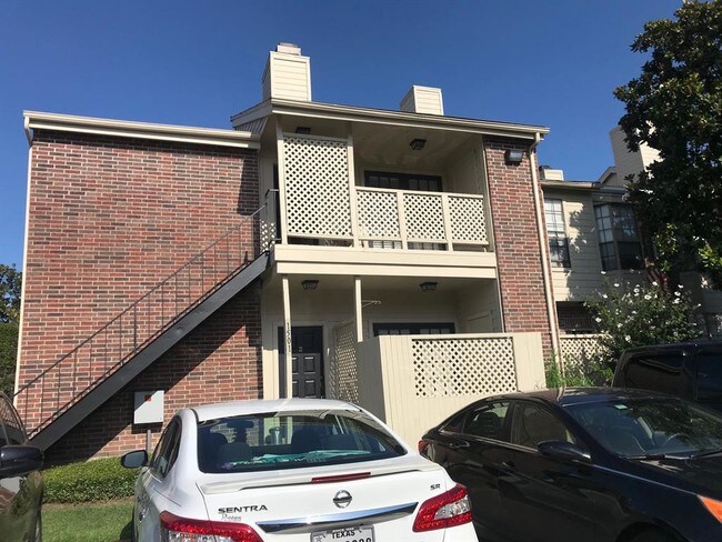 Building Photo - 2121 El Paseo St